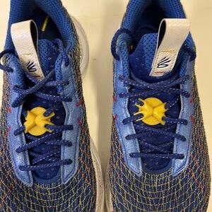 Curry Flo 10 men’s 9.5